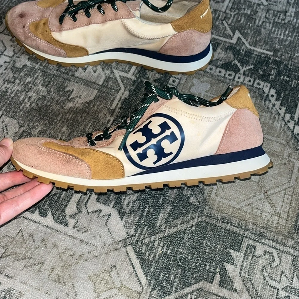 Tory Burch women’s Annie Nylon runners Cream and Tan Sneakers size 8